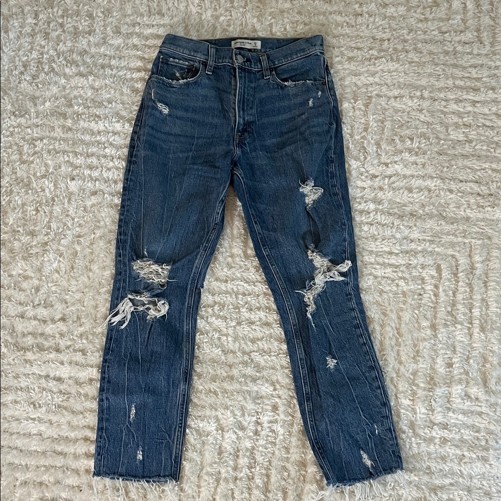 Abercrombie & Fitch The Mom High Rise Distressed Jeans – Size 27/4 Regular